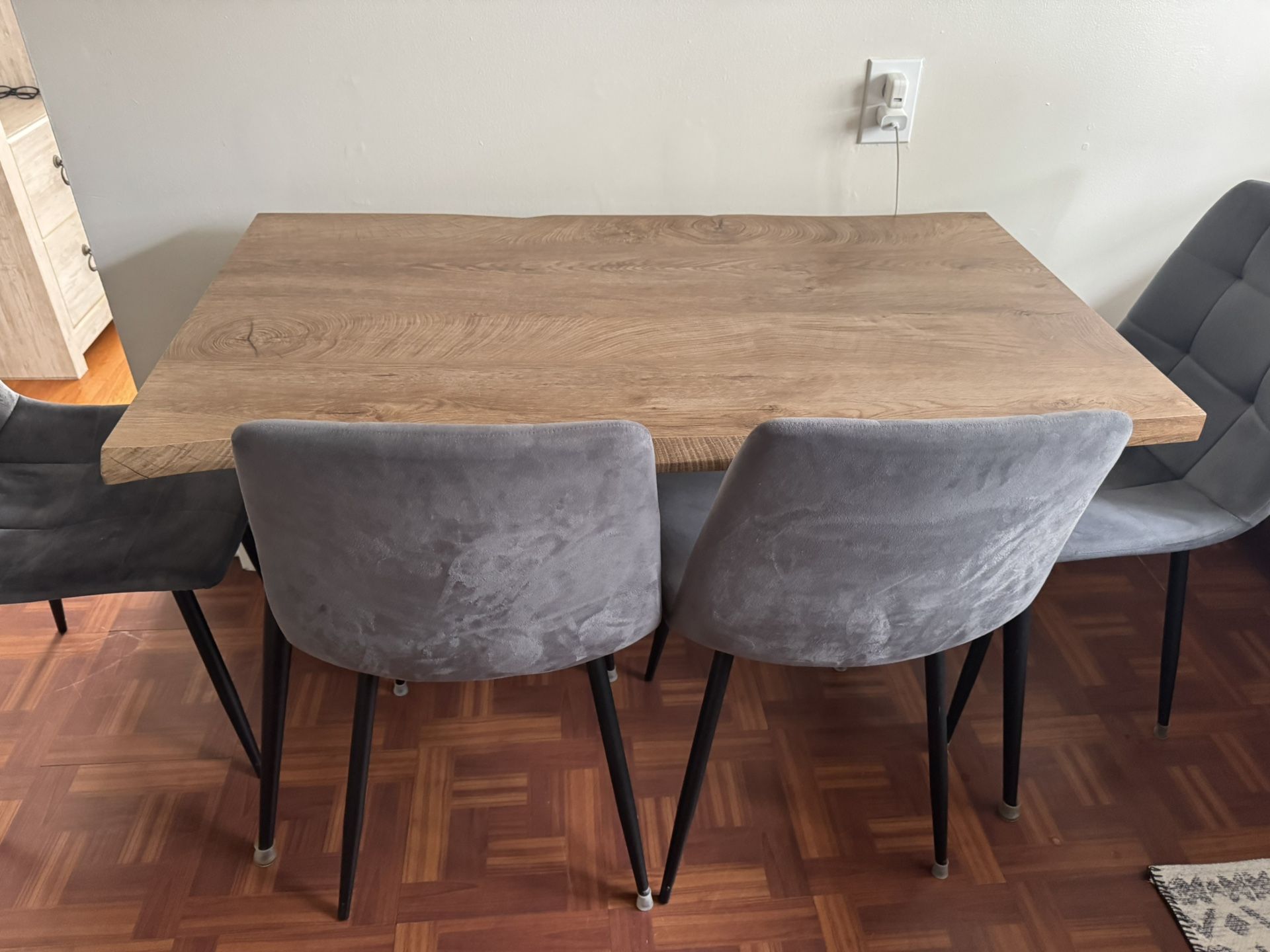 Dining Table Set 5pieces.