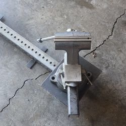 Vise With Slide Mount 