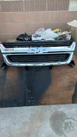 Chevy Colorado LT grill