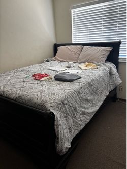 Black sleigh bed mattresses not included