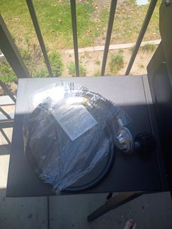 22" griddle with hood and stand  Blackstone