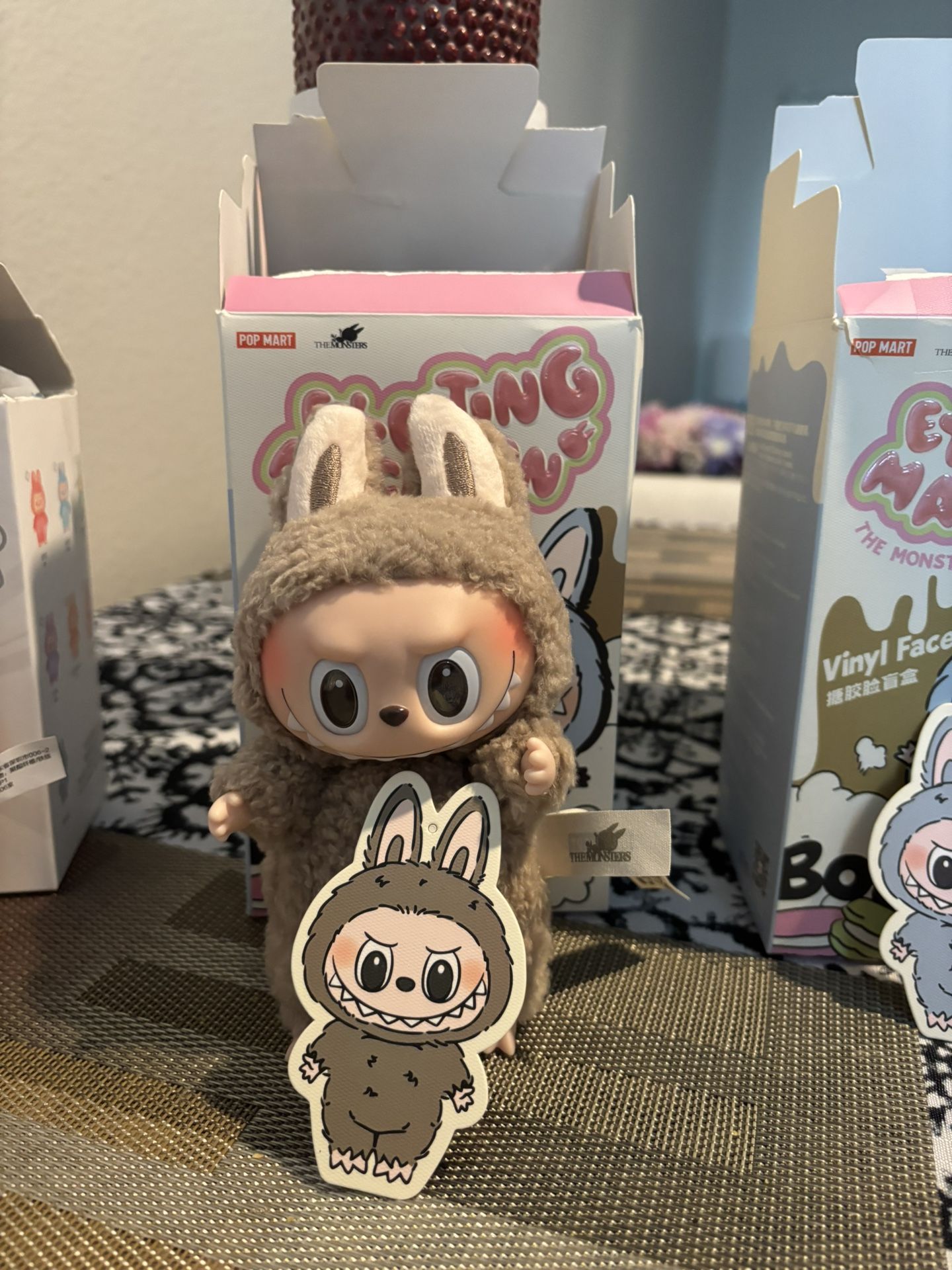 Toffee Exciting macaron Labubu