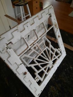 Antique Cast Iron Heater Grate