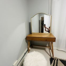  🪞 Wood vanity with drawer