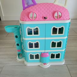Gabby's Dollhouse 