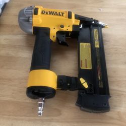 DEWALT 18-Gauge Pneumatic Corded Brad Nailer