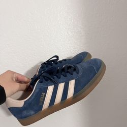 Woman ADIDAS Gazelle 