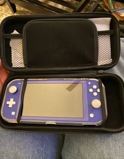 Nintendo Switch Lite + Carrying Case