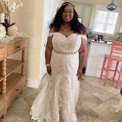 Wedding Dress Size 22-normally 16/18