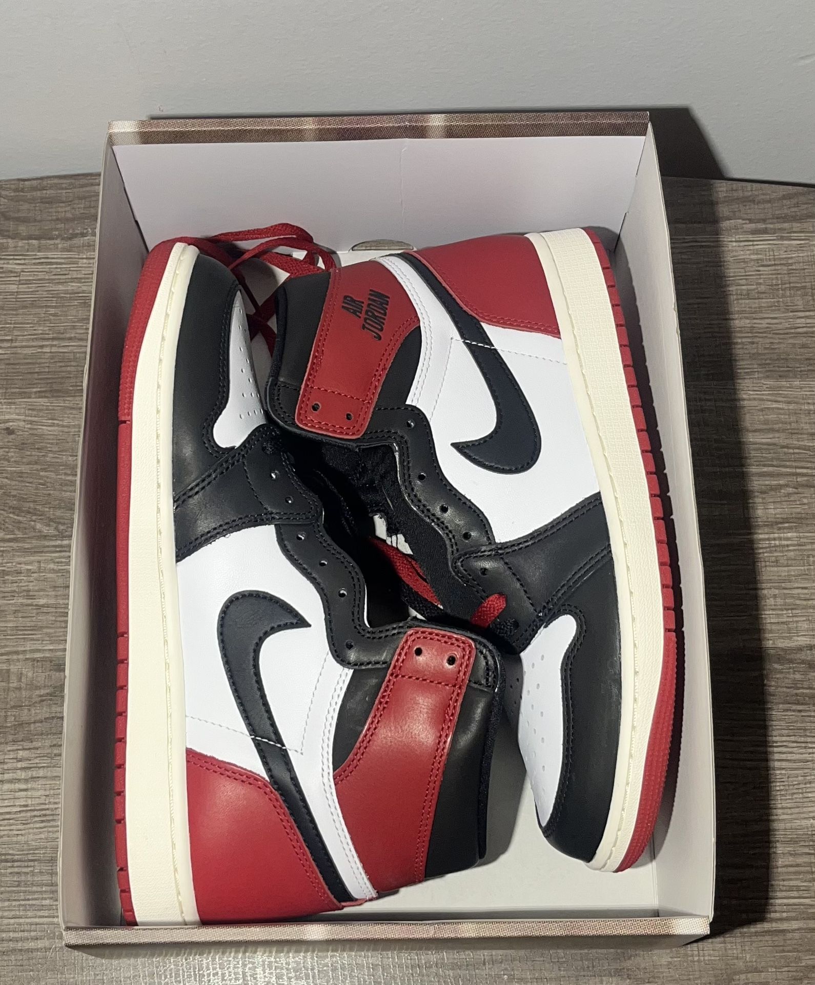Size 9.5 - Black Toe 1s