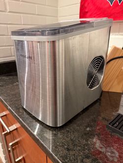 Frigidaire Counter Top Bullet Ice Maker- 26lbs per day