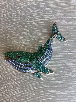 Betsey Johnson Retro Design Whale Pendant/ Brooch W/ Sparkling Green, Light Blue & Aqua Rhinestones