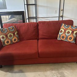 Modern Sofa – Gently Used, Excellent Condition!