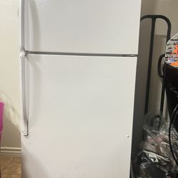 Amana White Fridge 