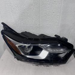 2018- 2020 Chevrolet Equinox Right Passenger Xenon HID w/DRL Headlight OEM H31
