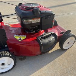 Craftsman 22 inch lawnmower, self-propelled