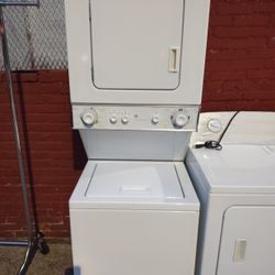 24 Inch Washer And Dryer Gas Working Great Condition 