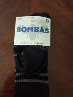 NWT Bombas Bee Better Calf Socks Black Grey Stripe Size Small S