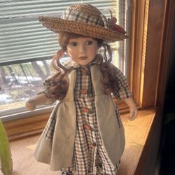 Boyd’s Bear Yesterdays Child “Julia” Garden Friends Doll