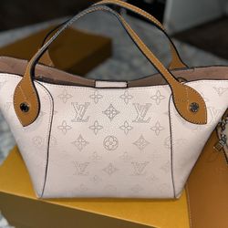 Women’s Shoulder Bag