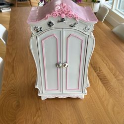 Disney Princesses Doll-size Armoire / Wardrobe