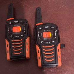 ACXT545 Rugged Cobra Walkie Talkies 22 Chanels 121 Privacy Set