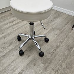 Round Physician Chair 