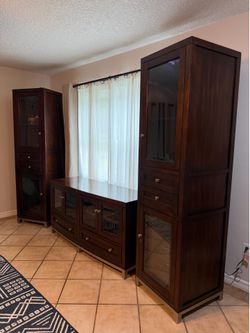 60” Media Console w/2 End Wall Units