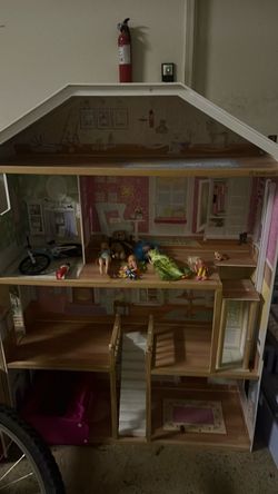 pretty dollhouse