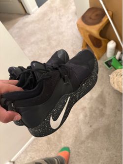 Pg basketball shoes