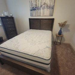 Rustic Brown Full Size Bed With Mattress 