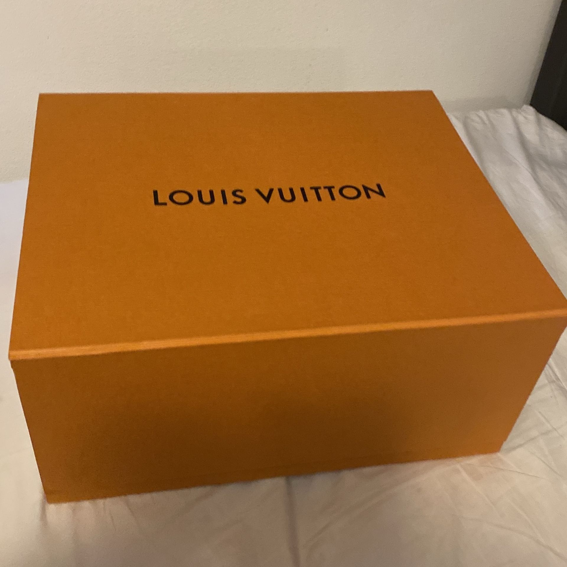 Louis Vuitton (BOX)