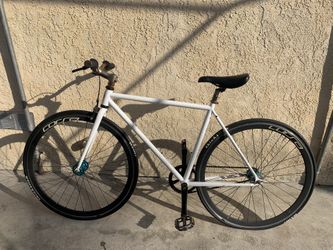 white fixie bike