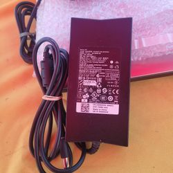 Ac Dc ADAPTER Dell  19 5V.  6.7A