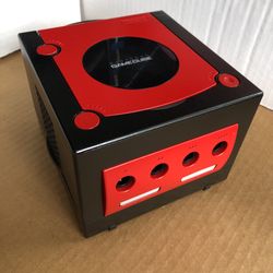 Nintendo GameCube [ Custom Paint ]. [Details Below].