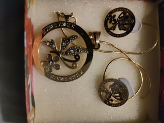 Gold-Tone Hummingbird Necklace and Earring Set