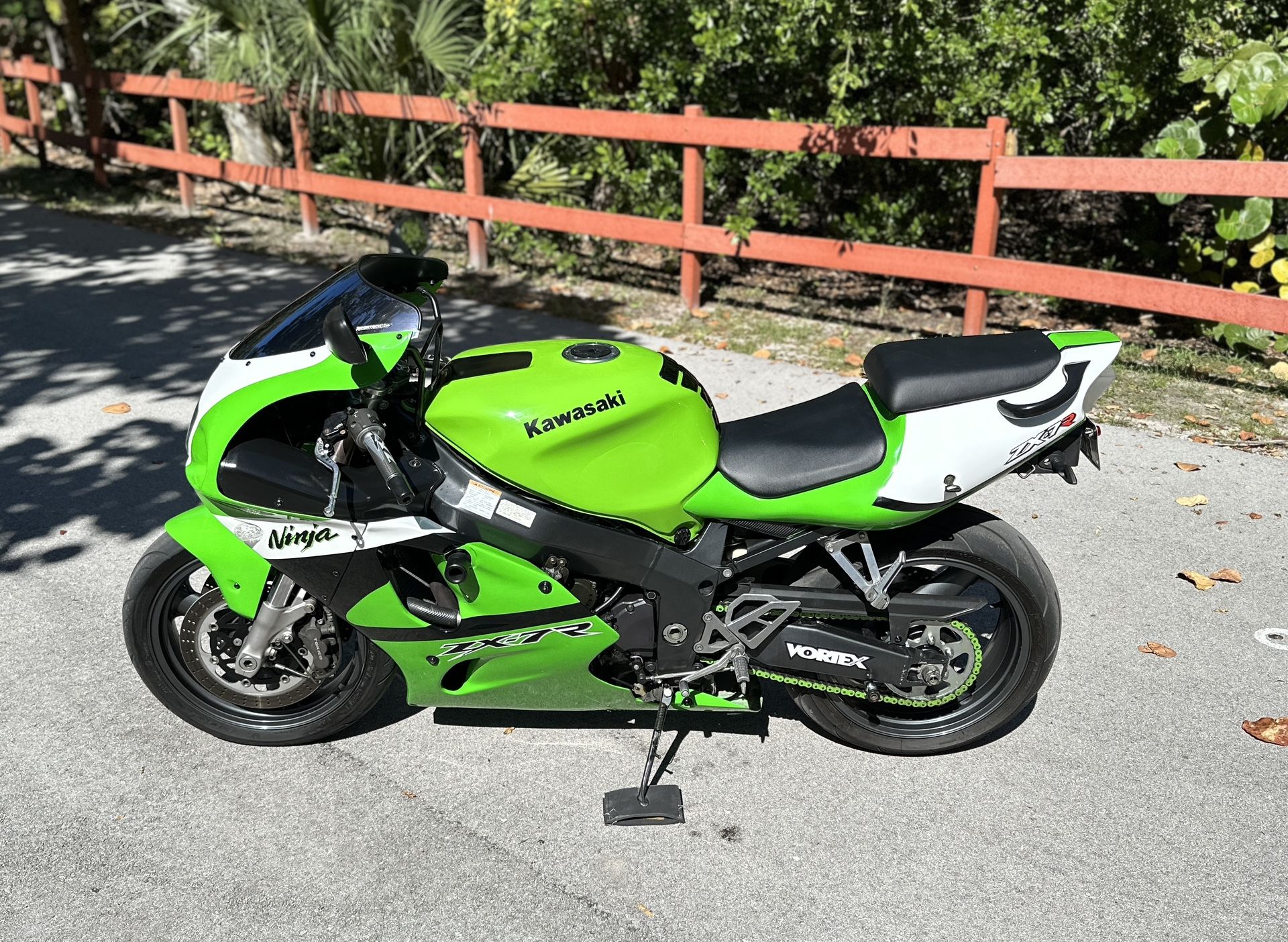 2001 Kawasaki Ninja ZX7R for Sale in Dania Beach, FL - OfferUp