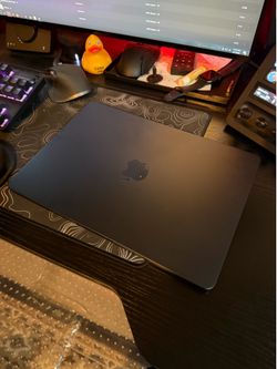 MacBook Air M2 Midnight
