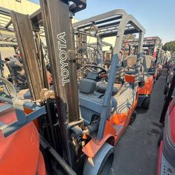 Toyota M7 Forklift 2 Stages 5000 Lbs