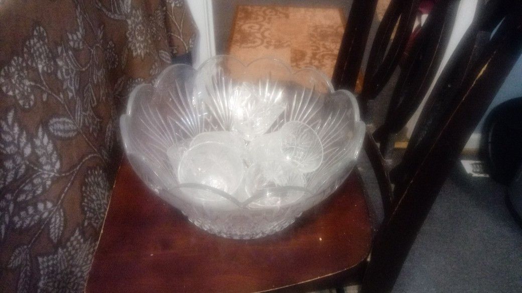 punch bowl with cups