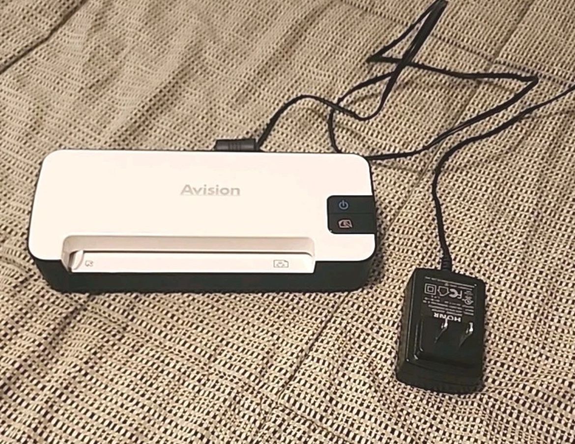 Avision IS15 Plus - Portable USB Scanner for Photos & Cards 600dpi FS-1204B