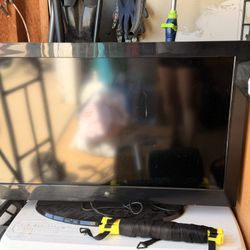 40” TV