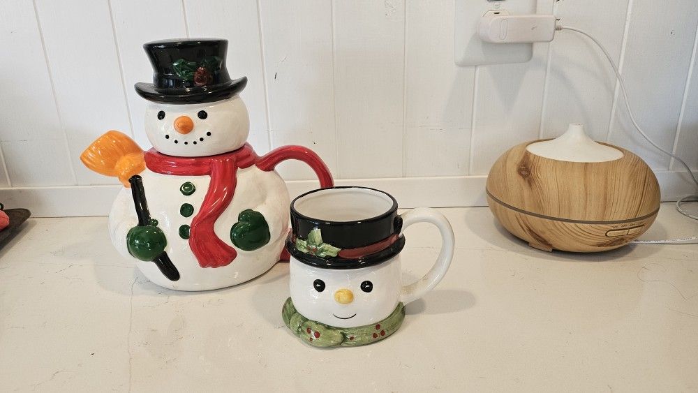 Snowman Teapot & Mug