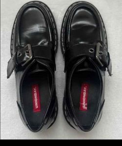Women's Black Union Bay loafers (5.5)