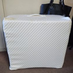 Wedge Pillow 