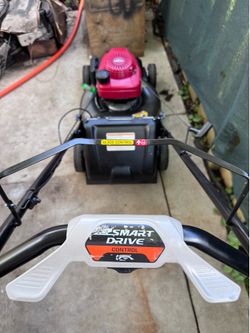 SELF  PROPELLED HONDA HRN216 BODY 21 in. POWERED BY HINDA  GCV 160CC ENGINE. WORKS FLAWLESSLY.  BRAND NEW TWIN BLADES . VARIABLE SPEED WALK BEHIND , G