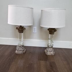 Pair of Elegant Table Lamps – Traditional / Vintage Style