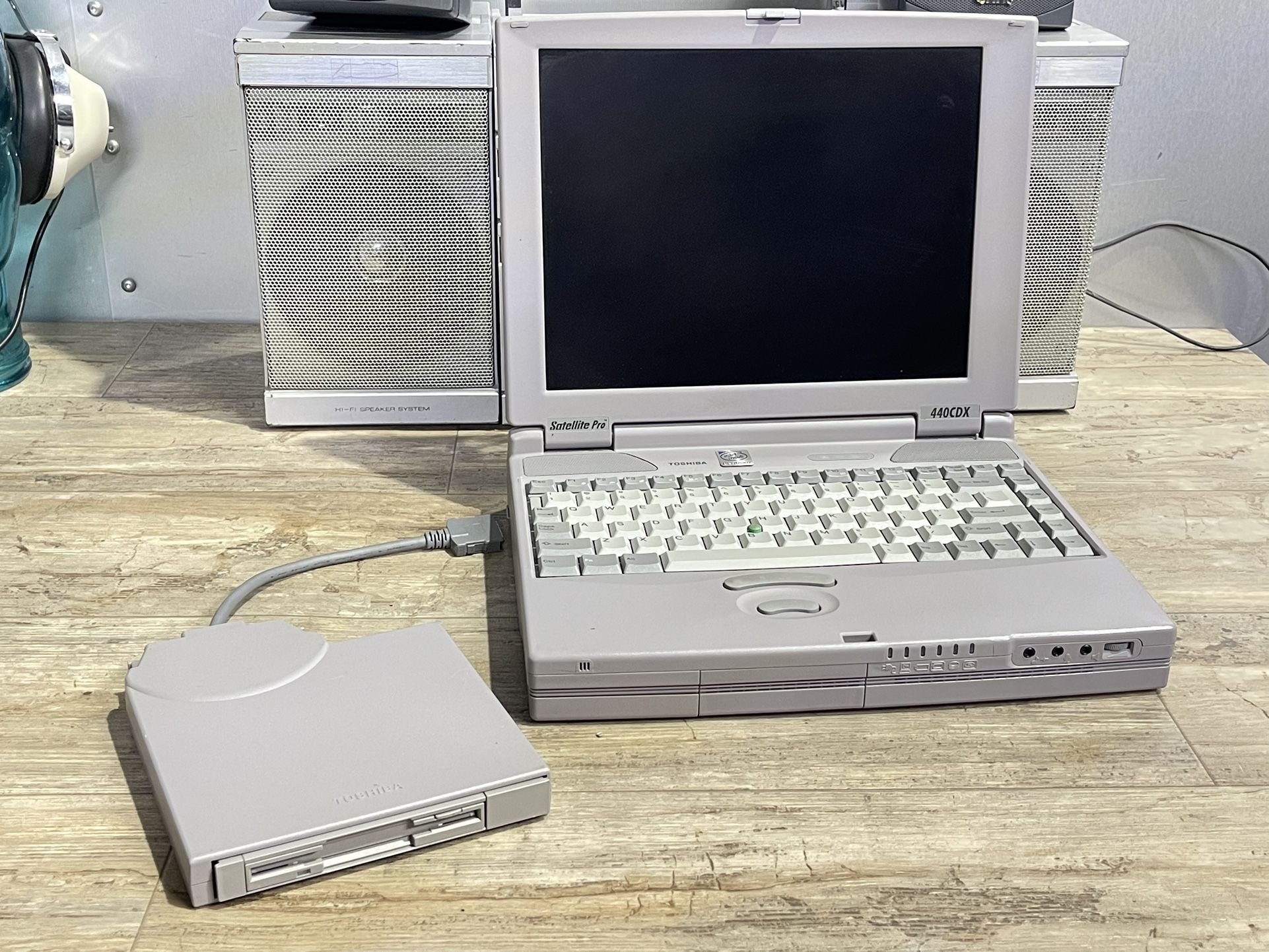 Vintage Toshiba Satellite Pro 440CDX Laptop Good Physical Condition No PowerCord 
