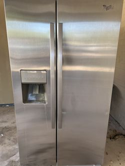 $200 Whirlpool Refrigerator Stainless Steel