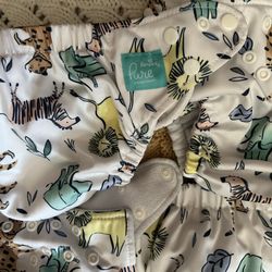 4 Cloth diapers/diaper covers